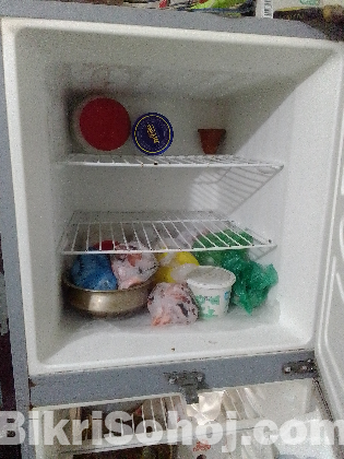 Walton Fridge 300 Ltr. (16.5 sft.)